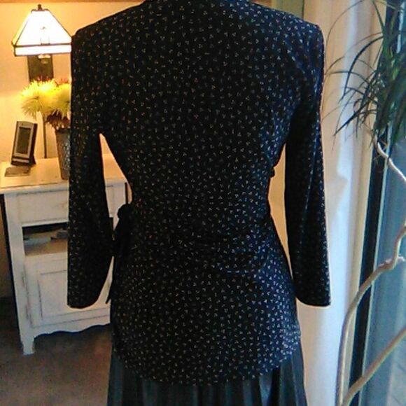 Anne Klein Black and White Wrap Top - Picture 4 of 10
